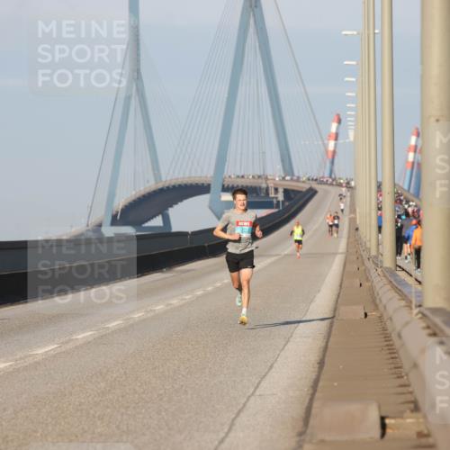 03.10.2025 - Köhlbrandbrückenlauf Lena Gebhardt http://msf.ph/oto/9096931 03.10.2025 09:33:32 Position 2  meine-sportfotos.de