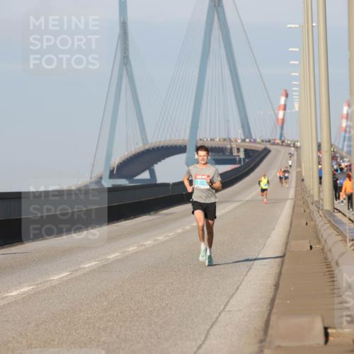 03.10.2025 - Köhlbrandbrückenlauf Lena Gebhardt http://msf.ph/oto/9096963 03.10.2025 09:33:33 Position 2  meine-sportfotos.de