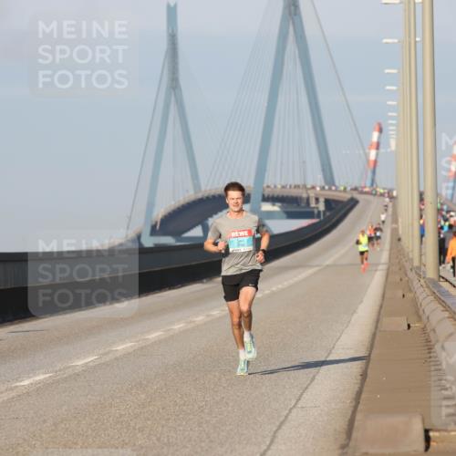 03.10.2025 - Köhlbrandbrückenlauf Lena Gebhardt http://msf.ph/oto/9097026 03.10.2025 09:33:34 Position 2  meine-sportfotos.de