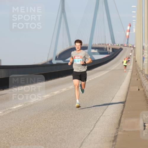 03.10.2025 - Köhlbrandbrückenlauf Lena Gebhardt http://msf.ph/oto/9097064 03.10.2025 09:33:35 Position 2  meine-sportfotos.de