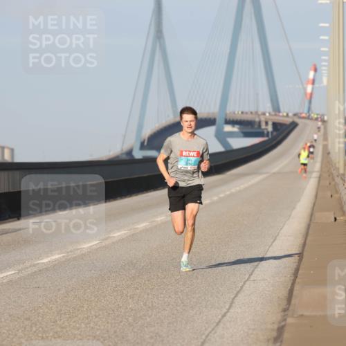 03.10.2025 - Köhlbrandbrückenlauf Lena Gebhardt http://msf.ph/oto/9097107 03.10.2025 09:33:36 Position 2 3782, 4 meine-sportfotos.de
