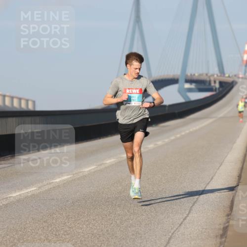 03.10.2025 - Köhlbrandbrückenlauf Lena Gebhardt http://msf.ph/oto/9097185 03.10.2025 09:33:37 Position 2  meine-sportfotos.de