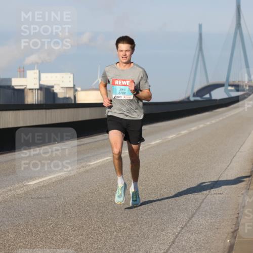 03.10.2025 - Köhlbrandbrückenlauf Lena Gebhardt http://msf.ph/oto/9097390 03.10.2025 09:33:39 Position 2 3782 meine-sportfotos.de