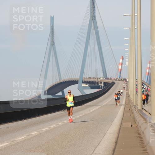 03.10.2025 - Köhlbrandbrückenlauf Lena Gebhardt http://msf.ph/oto/9097537 03.10.2025 09:33:53 Position 2  meine-sportfotos.de