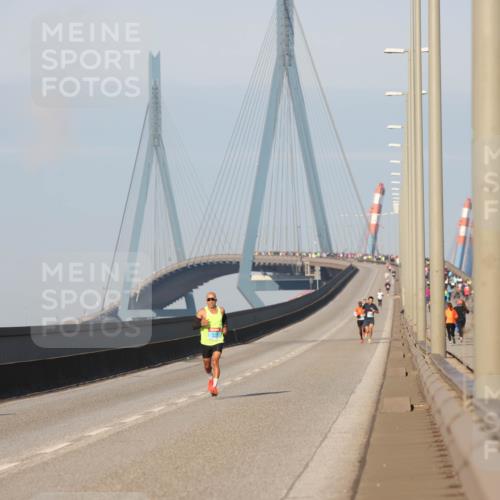 03.10.2025 - Köhlbrandbrückenlauf Lena Gebhardt http://msf.ph/oto/9097550 03.10.2025 09:33:53 Position 2  meine-sportfotos.de