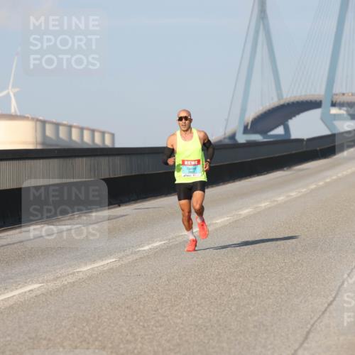 03.10.2025 - Köhlbrandbrückenlauf Lena Gebhardt http://msf.ph/oto/9097730 03.10.2025 09:34:01 Position 2  meine-sportfotos.de