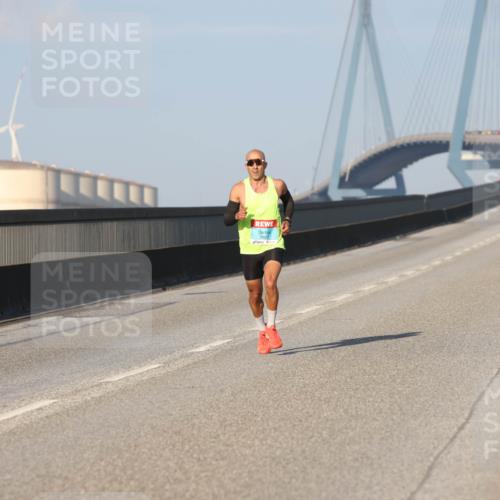 03.10.2025 - Köhlbrandbrückenlauf Lena Gebhardt http://msf.ph/oto/9097742 03.10.2025 09:34:01 Position 2  meine-sportfotos.de