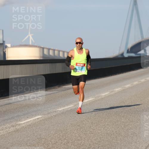 03.10.2025 - Köhlbrandbrückenlauf Lena Gebhardt http://msf.ph/oto/9097777 03.10.2025 09:34:02 Position 2 3807 meine-sportfotos.de