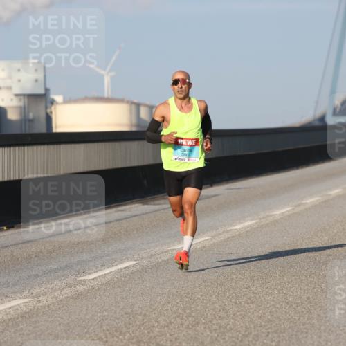 03.10.2025 - Köhlbrandbrückenlauf Lena Gebhardt http://msf.ph/oto/9097818 03.10.2025 09:34:03 Position 2 3807 meine-sportfotos.de