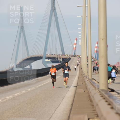 03.10.2025 - Köhlbrandbrückenlauf Lena Gebhardt http://msf.ph/oto/9098077 03.10.2025 09:34:13 Position 2  meine-sportfotos.de