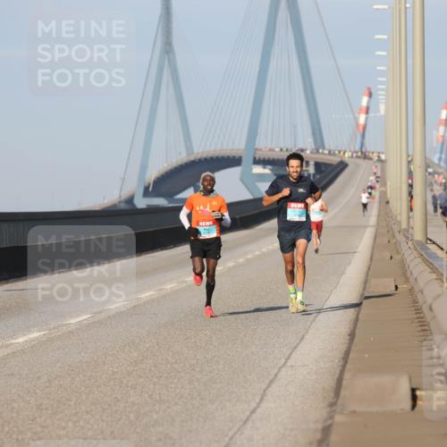 03.10.2025 - Köhlbrandbrückenlauf Lena Gebhardt http://msf.ph/oto/9098157 03.10.2025 09:34:19 Position 2  meine-sportfotos.de
