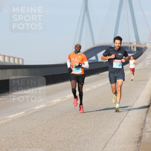 03.10.2025 - Köhlbrandbrückenlauf Lena Gebhardt http://msf.ph/oto/9098219 03.10.2025 09:34:22 Position 2  meine-sportfotos.de