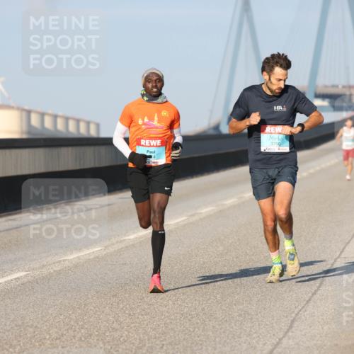 03.10.2025 - Köhlbrandbrückenlauf Lena Gebhardt http://msf.ph/oto/9098320 03.10.2025 09:34:24 Position 2 14, 3760 meine-sportfotos.de