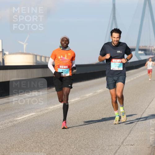 03.10.2025 - Köhlbrandbrückenlauf Lena Gebhardt http://msf.ph/oto/9098358 03.10.2025 09:34:24 Position 2 14, 3760 meine-sportfotos.de
