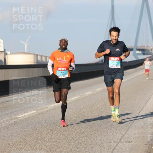 03.10.2025 - Köhlbrandbrückenlauf Lena Gebhardt http://msf.ph/oto/9098371 03.10.2025 09:34:24 Position 2 3714, 3760 meine-sportfotos.de