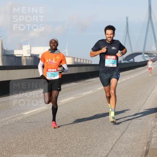03.10.2025 - Köhlbrandbrückenlauf Lena Gebhardt http://msf.ph/oto/9098422 03.10.2025 09:34:26 Position 2 3714, 3760 meine-sportfotos.de