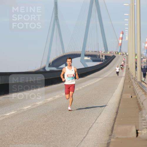 03.10.2025 - Köhlbrandbrückenlauf Lena Gebhardt http://msf.ph/oto/9098436 03.10.2025 09:34:32 Position 2 70 meine-sportfotos.de