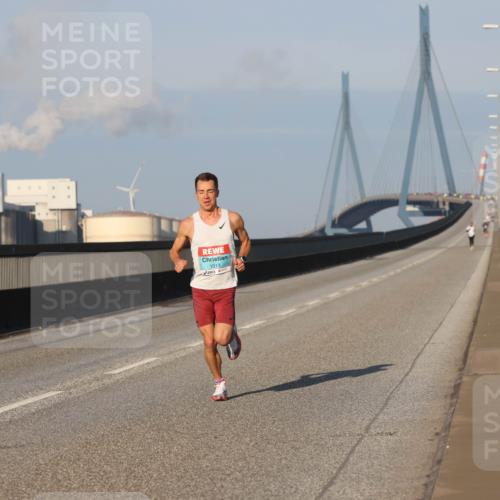 03.10.2025 - Köhlbrandbrückenlauf Lena Gebhardt http://msf.ph/oto/9098563 03.10.2025 09:34:37 Position 2 1013 meine-sportfotos.de