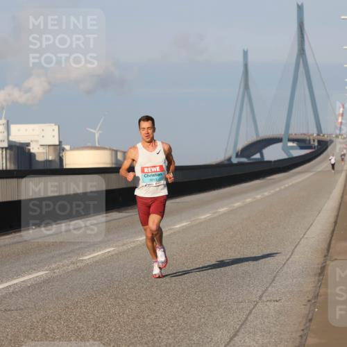 03.10.2025 - Köhlbrandbrückenlauf Lena Gebhardt http://msf.ph/oto/9098575 03.10.2025 09:34:37 Position 2 1013 meine-sportfotos.de