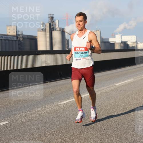 03.10.2025 - Köhlbrandbrückenlauf Lena Gebhardt http://msf.ph/oto/9098706 03.10.2025 09:34:39 Position 2 1013 meine-sportfotos.de