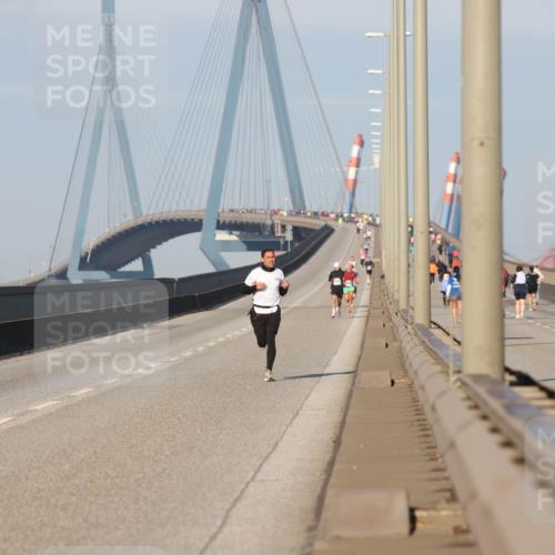 03.10.2025 - Köhlbrandbrückenlauf Lena Gebhardt http://msf.ph/oto/9098734 03.10.2025 09:34:59 Position 2  meine-sportfotos.de