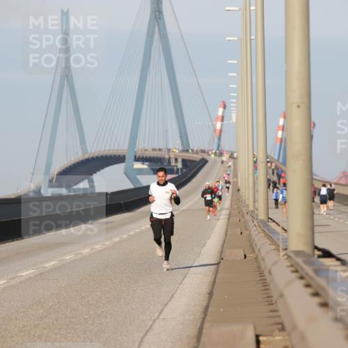 03.10.2025 - Köhlbrandbrückenlauf Lena Gebhardt http://msf.ph/oto/9098785 03.10.2025 09:35:02 Position 2  meine-sportfotos.de