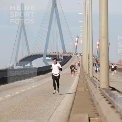 03.10.2025 - Köhlbrandbrückenlauf Lena Gebhardt http://msf.ph/oto/9098806 03.10.2025 09:35:02 Position 2  meine-sportfotos.de