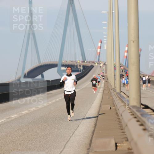 03.10.2025 - Köhlbrandbrückenlauf Lena Gebhardt http://msf.ph/oto/9098839 03.10.2025 09:35:03 Position 2  meine-sportfotos.de