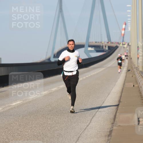 03.10.2025 - Köhlbrandbrückenlauf Lena Gebhardt http://msf.ph/oto/9098886 03.10.2025 09:35:06 Position 2  meine-sportfotos.de