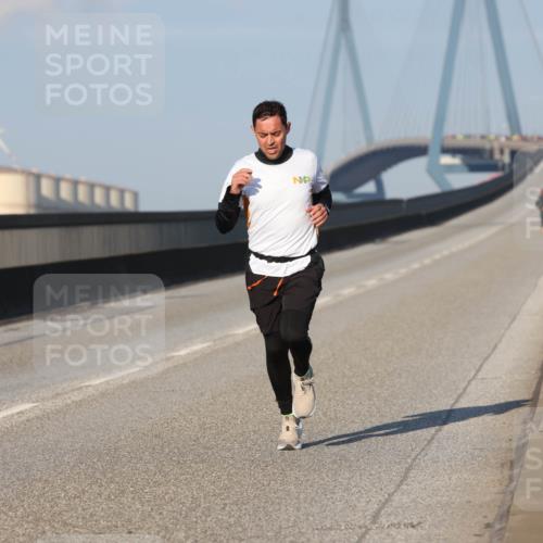 03.10.2025 - Köhlbrandbrückenlauf Lena Gebhardt http://msf.ph/oto/9098959 03.10.2025 09:35:08 Position 2  meine-sportfotos.de