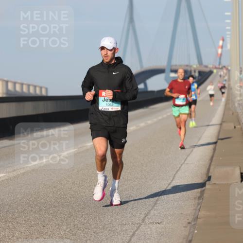 03.10.2025 - Köhlbrandbrückenlauf Lena Gebhardt http://msf.ph/oto/9099334 03.10.2025 09:35:27 Position 2 1062, 24, 7777 meine-sportfotos.de