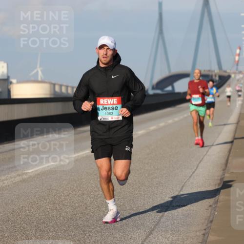 03.10.2025 - Köhlbrandbrückenlauf Lena Gebhardt http://msf.ph/oto/9099380 03.10.2025 09:35:27 Position 2 1062, 24, 77 meine-sportfotos.de