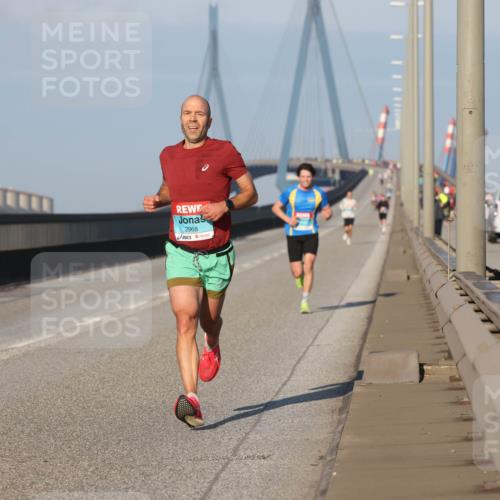 03.10.2025 - Köhlbrandbrückenlauf Lena Gebhardt http://msf.ph/oto/9099522 03.10.2025 09:35:31 Position 2 2968 meine-sportfotos.de