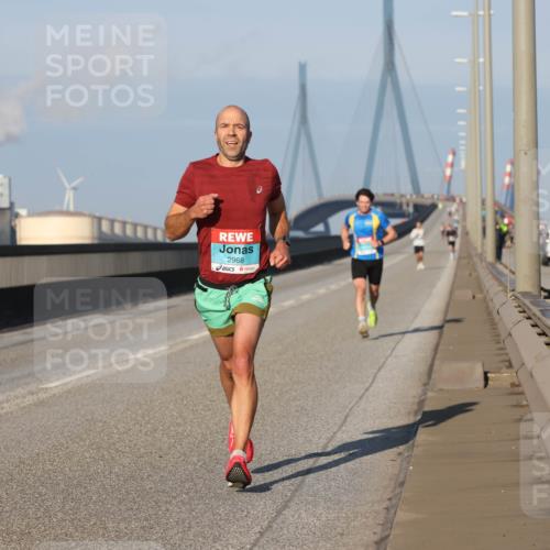 03.10.2025 - Köhlbrandbrückenlauf Lena Gebhardt http://msf.ph/oto/9099584 03.10.2025 09:35:32 Position 2 2968 meine-sportfotos.de