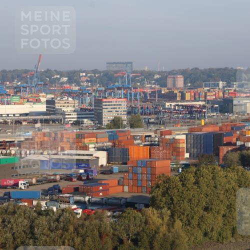 03.10.2025 - Köhlbrandbrückenlauf Strokosch-Dieckow http://msf.ph/oto/9099726 03.10.2025 09:10:44 Position 1  meine-sportfotos.de