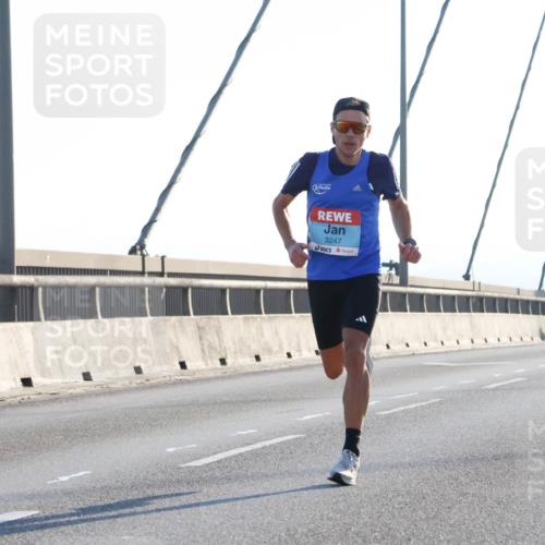03.10.2025 - Köhlbrandbrückenlauf Strokosch-Dieckow http://msf.ph/oto/9099777 03.10.2025 09:16:16 Position 1 3247 meine-sportfotos.de