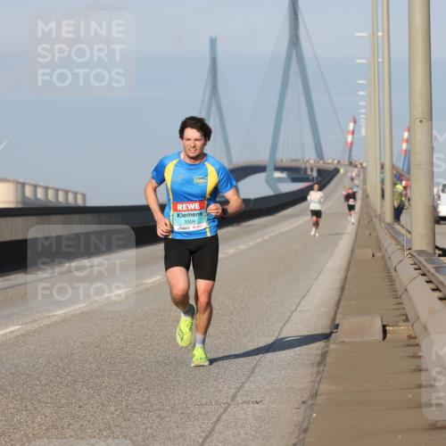 03.10.2025 - Köhlbrandbrückenlauf Lena Gebhardt http://msf.ph/oto/9099779 03.10.2025 09:35:35 Position 2 3304 meine-sportfotos.de