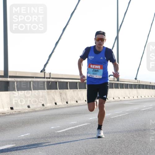 03.10.2025 - Köhlbrandbrückenlauf Strokosch-Dieckow http://msf.ph/oto/9099785 03.10.2025 09:16:16 Position 1 3247 meine-sportfotos.de