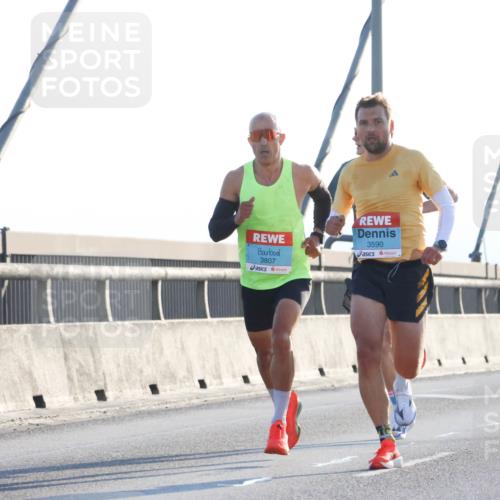 03.10.2025 - Köhlbrandbrückenlauf Strokosch-Dieckow http://msf.ph/oto/9099839 03.10.2025 09:16:40 Position 1 3807, 3590 meine-sportfotos.de