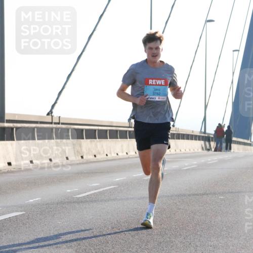 03.10.2025 - Köhlbrandbrückenlauf Strokosch-Dieckow http://msf.ph/oto/9099852 03.10.2025 09:16:46 Position 1 3782 meine-sportfotos.de