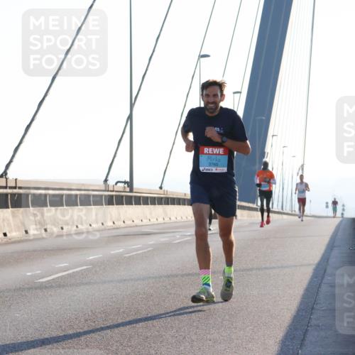 03.10.2025 - Köhlbrandbrückenlauf Strokosch-Dieckow http://msf.ph/oto/9099907 03.10.2025 09:16:59 Position 1 3760 meine-sportfotos.de