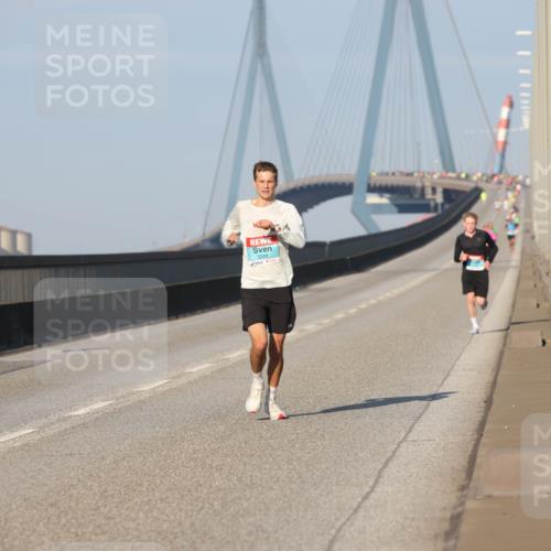 03.10.2025 - Köhlbrandbrückenlauf Lena Gebhardt http://msf.ph/oto/9099941 03.10.2025 09:35:48 Position 2  meine-sportfotos.de