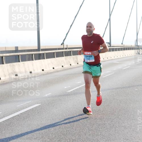 03.10.2025 - Köhlbrandbrückenlauf Strokosch-Dieckow http://msf.ph/oto/9099966 03.10.2025 09:17:27 Position 1 2968 meine-sportfotos.de