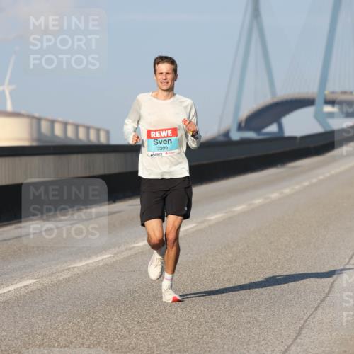03.10.2025 - Köhlbrandbrückenlauf Lena Gebhardt http://msf.ph/oto/9100048 03.10.2025 09:35:51 Position 2 3209 meine-sportfotos.de