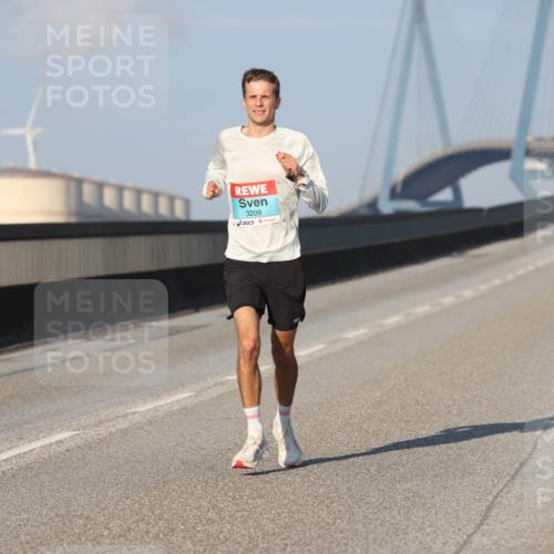 03.10.2025 - Köhlbrandbrückenlauf Lena Gebhardt http://msf.ph/oto/9100072 03.10.2025 09:35:51 Position 2 3209 meine-sportfotos.de