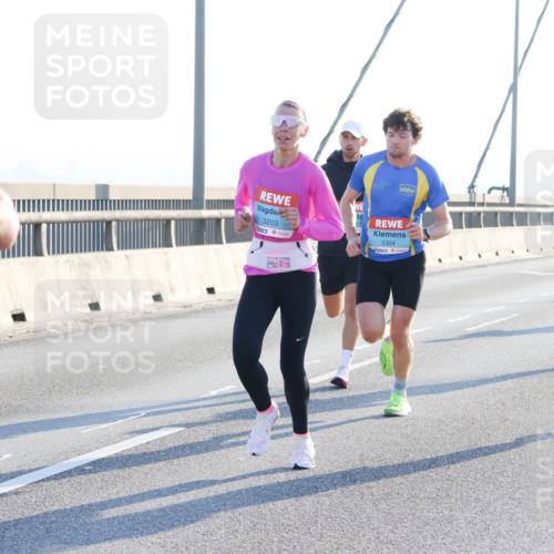 03.10.2025 - Köhlbrandbrückenlauf Strokosch-Dieckow http://msf.ph/oto/9100073 03.10.2025 09:18:14 Position 1 3203, 3209, 3304 meine-sportfotos.de