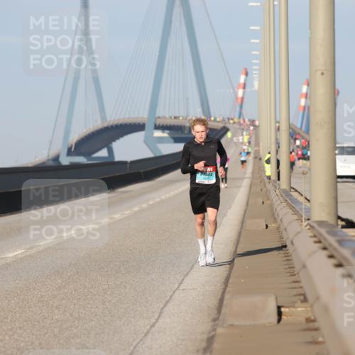 03.10.2025 - Köhlbrandbrückenlauf Lena Gebhardt http://msf.ph/oto/9100232 03.10.2025 09:35:55 Position 2  meine-sportfotos.de