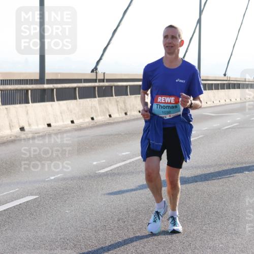 03.10.2025 - Köhlbrandbrückenlauf Strokosch-Dieckow http://msf.ph/oto/9100248 03.10.2025 09:18:32 Position 1 1032 meine-sportfotos.de