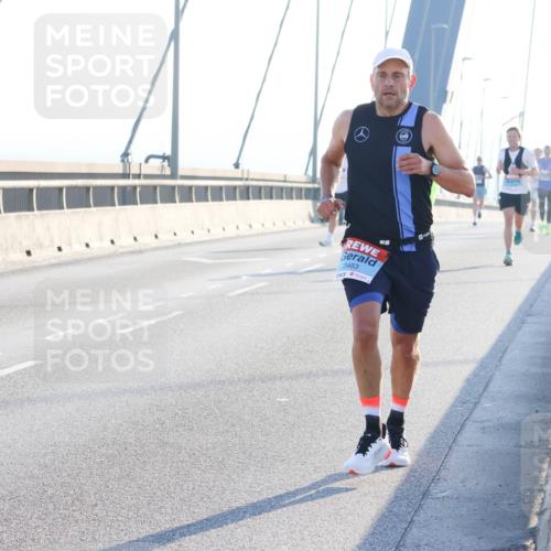 03.10.2025 - Köhlbrandbrückenlauf Strokosch-Dieckow http://msf.ph/oto/9100287 03.10.2025 09:18:34 Position 1 3463 meine-sportfotos.de