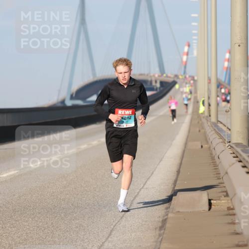 03.10.2025 - Köhlbrandbrückenlauf Lena Gebhardt http://msf.ph/oto/9100394 03.10.2025 09:35:58 Position 2 3127 meine-sportfotos.de